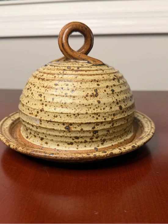 Signed Handmade Stoneware Speckled Covered Dome Butter Dish - Picture 1 of 6